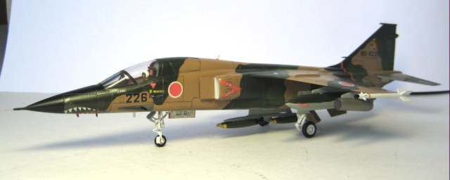 Mitsubishi F-1