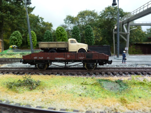 Двухосная платформа 20 тонн.