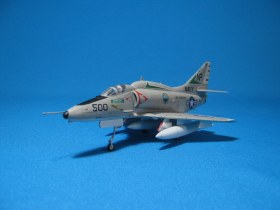 Палубный штурмовик  A-4  Skyhawk