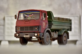 Самосвал МАЗ-5551