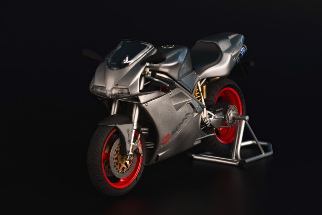 Мотоцикл Ducati-916. Цветовая схема Senna