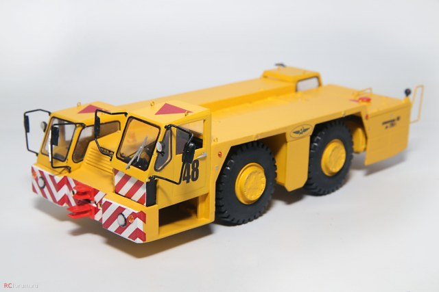 БелАЗ-74212 аэродромный тягач