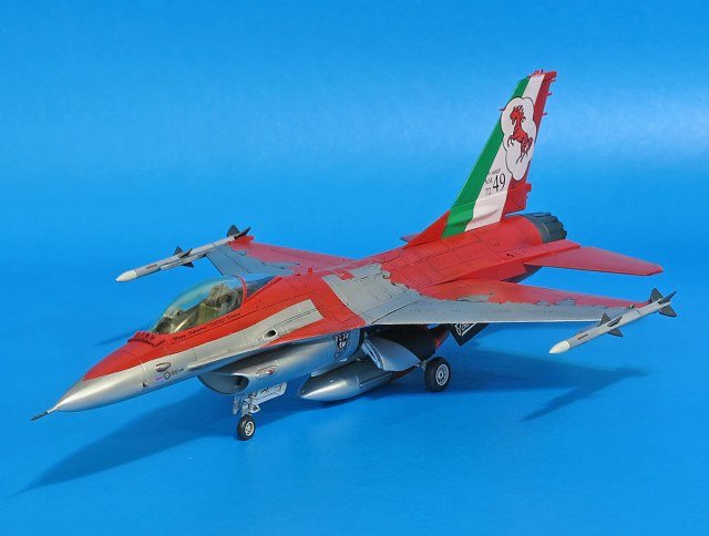 F-16A ADF Italian Air Force Красно-серебристый