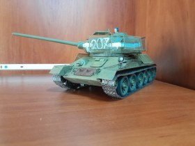 Т-34/85 с противокумулятивными сетками