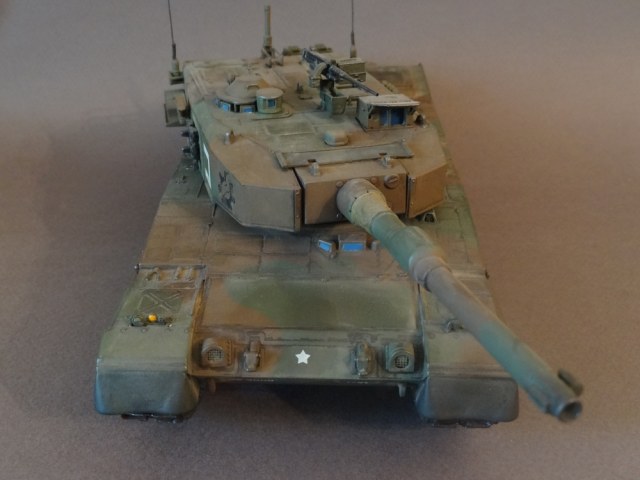 Japanese TYPE 90 TANK