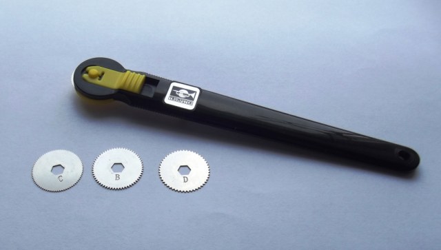 Инструмент для имитации заклепок