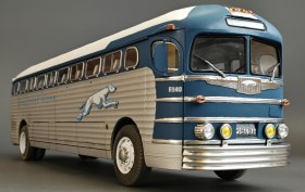 GMC PD 3751 "Silversides" Greyhound