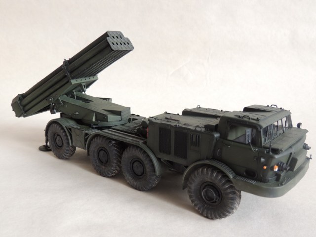 БМ-27 РСЗО 9К57 Ураган