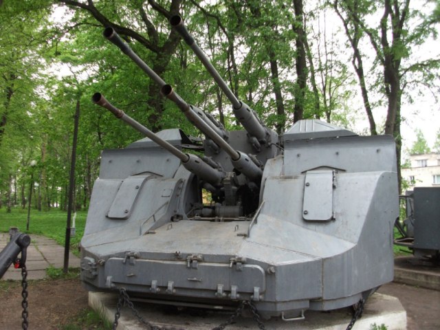 Экспозиция военно-технического музея "Эхо военных сражений"