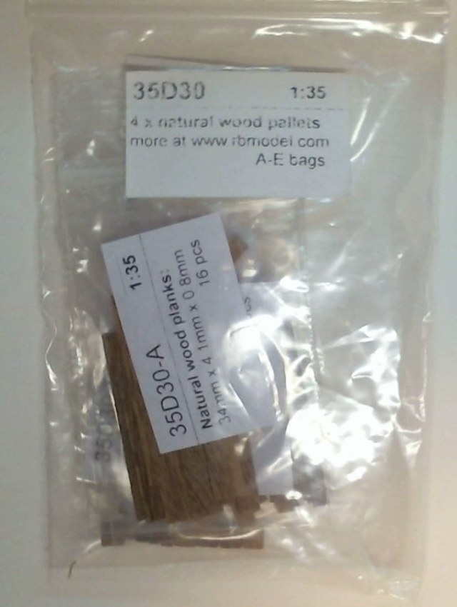 Европаллета (4 x Natural wood pallets)