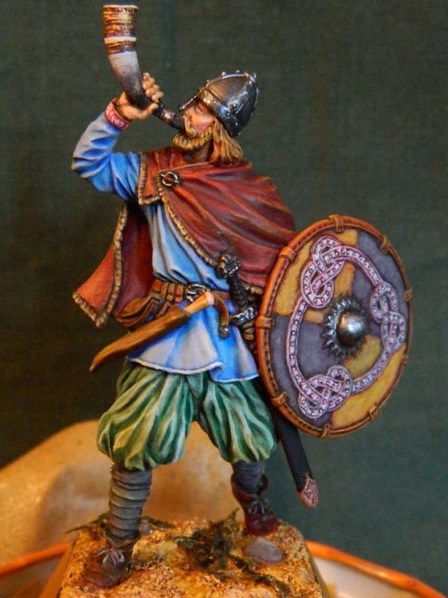 Викинг с рогом 9-10в.