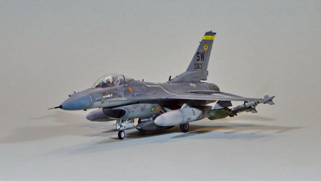 F-16C "FIGHTING FALCON"