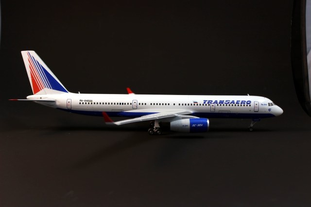 Ту-214 в ливрее А/К Трансаэро