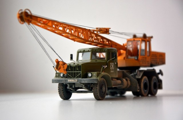 Автокран КС-4561 на базе КРАЗ-257