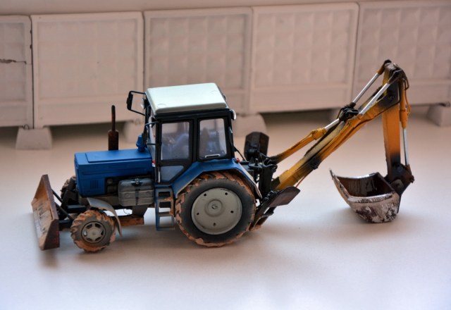 Экскаватор ЭО-2126 на базе трактора МТЗ-82.1