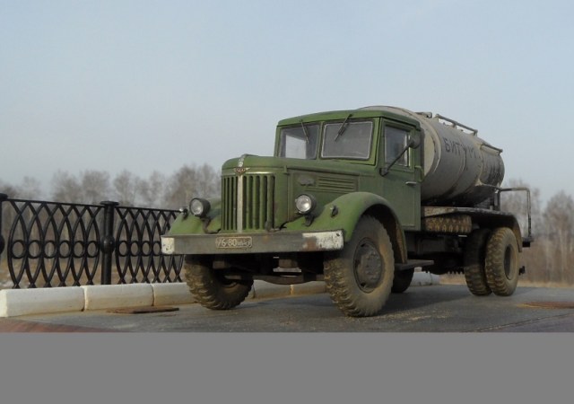 Автогудронатор Д-164А