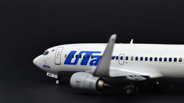 Boeing 737-500 Utair VP-BXV