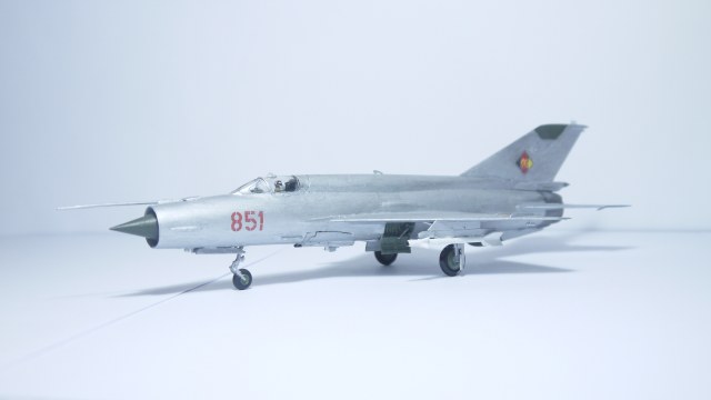 Советский истребитель МиГ-21БИС 1/72