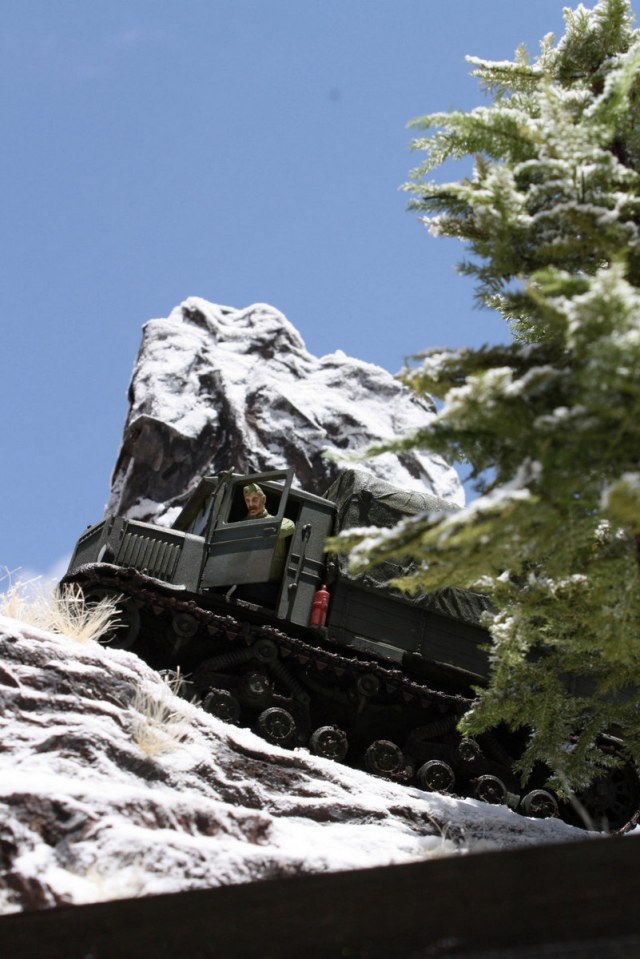 Тягач в горах