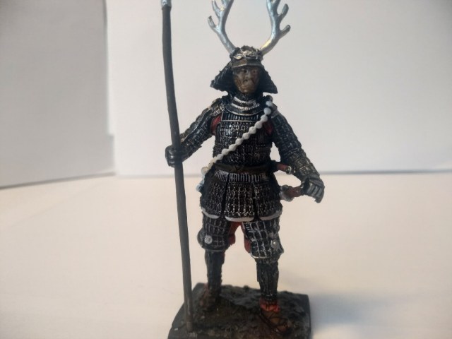 Самурай с копьём яри