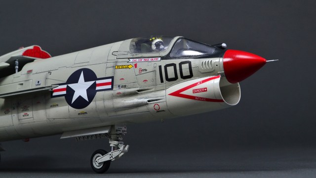 Vought F-8J Crusader USS Hancock