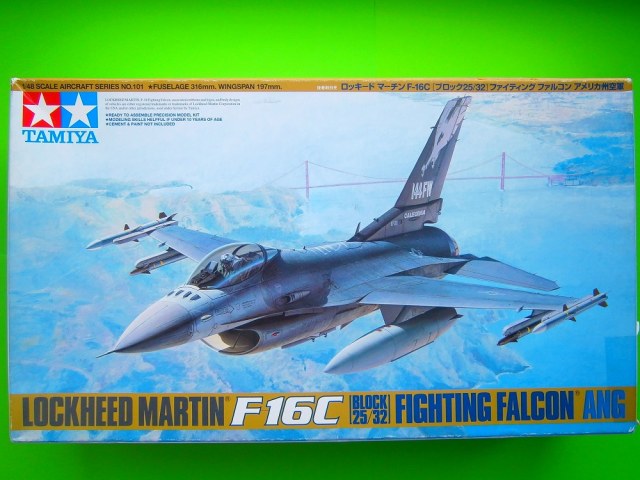 F-16 C  FIGHTING  FALCON  BLOCK 25/32