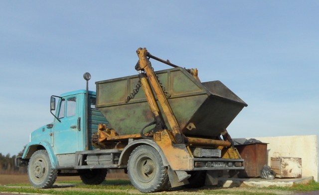 Контейнерный мусоровоз КО-450