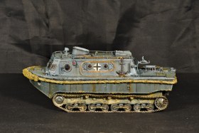 Land-Wasser-Schlepper