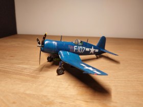 F4U-1