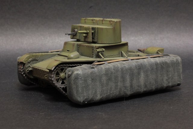 Танк Т-26 с приспособлением разработанными в НИИИТ РККА.