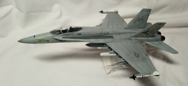 F/A-18C Hornet VFA-81 "Sunliners" Cdr. Bill M'kee Maggot