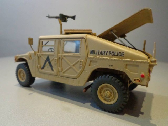 Hummer M1025