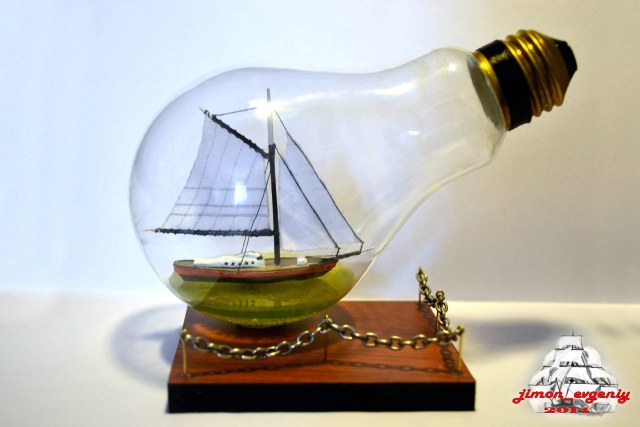 Яхта "Анна" в лампочке