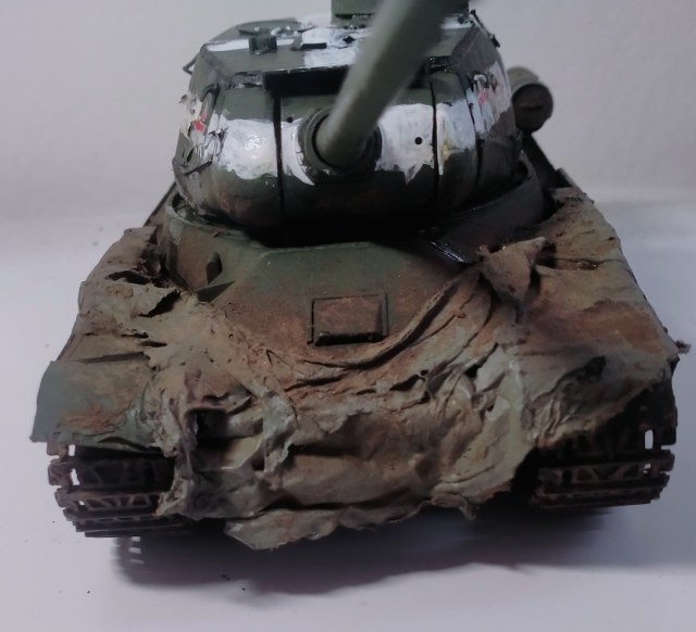 Тяжёлый советский танк ИС-2.