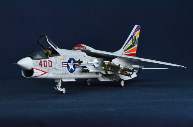 F-8 CRUSADER    VF-194 "Red Lightnings"