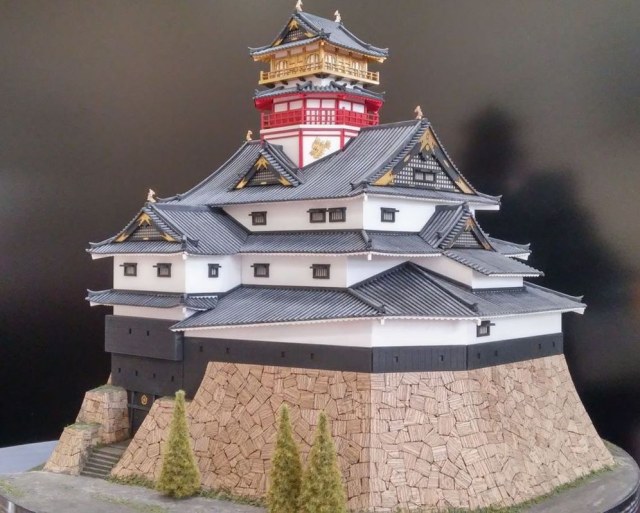 ЗАМОК АДЗУТИ