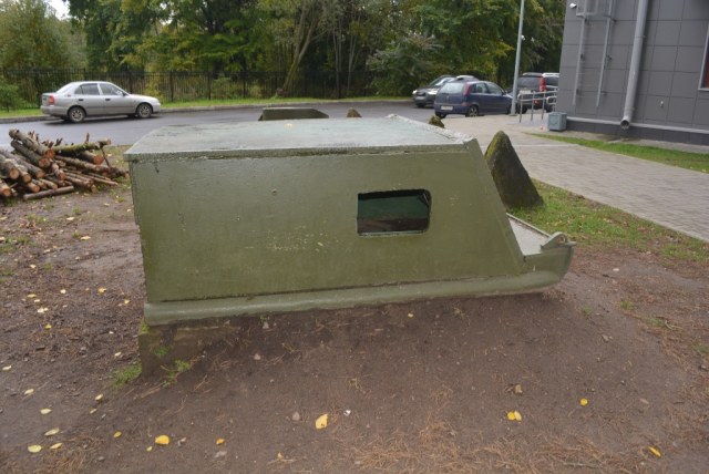 Бронеползунок оборонительно-наступательный