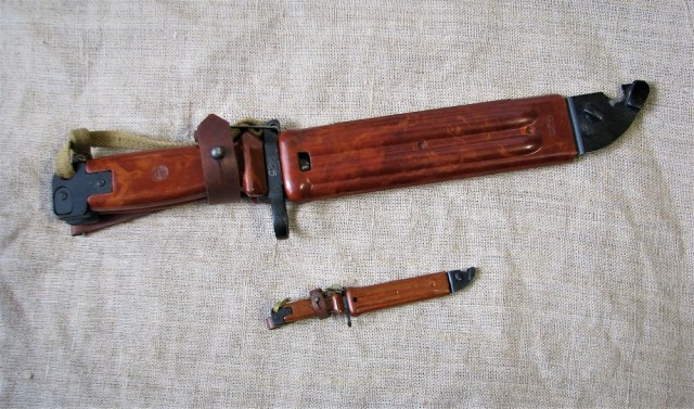 Миниатюра штык-ножа АК-74 (6х4)