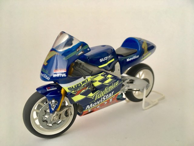 Suzuki RGV 500