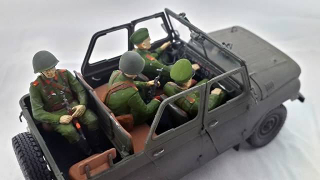 УАЗ-469 с экипажем