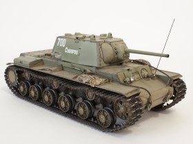 КВ-1 (ЧКЗ, башня СБ-157, вып. весна/лето 1942 г.) б/н 700 "Суворов", 1944 г.