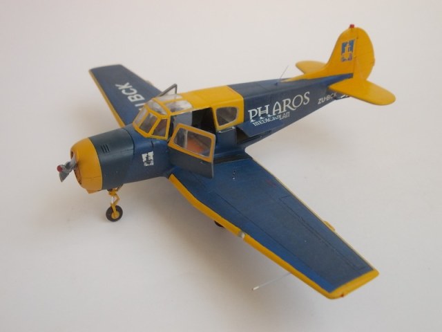 Як-18Т.Учебная парта.