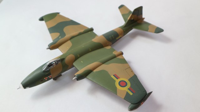 EE Canberra B(I)8/12