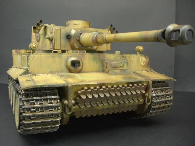 Радиоуправляемый  " ТИГР "   1/16 .