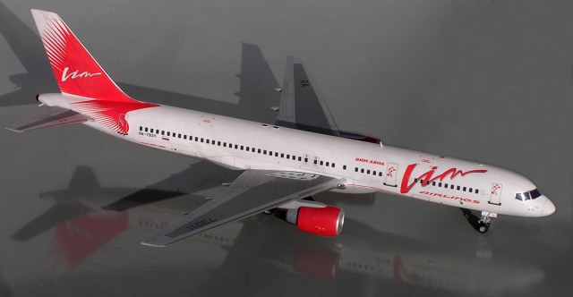 Boeing 757 VIM airlines
