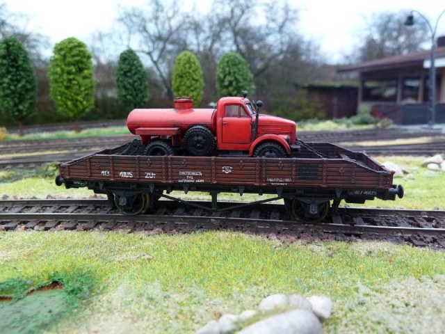 Двухосная платформа 20тонн,с пожарным ГАЗ-51.