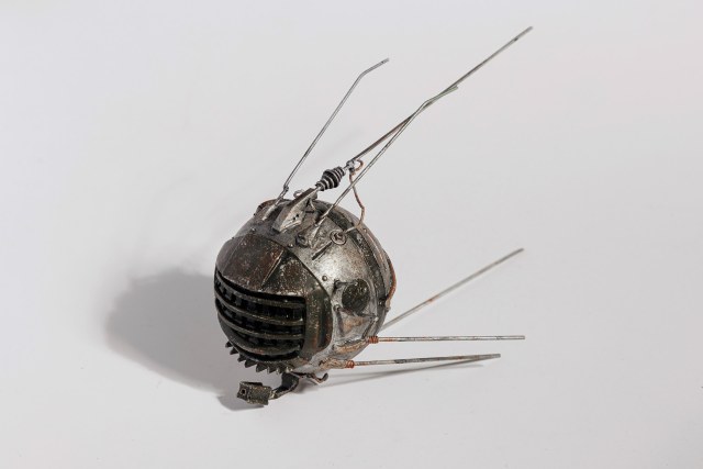 Самодельная модель робота Eyebot из компьютерной игры Fallout