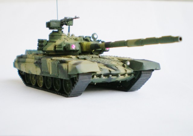 основной боевой танк Т-90 1/87
