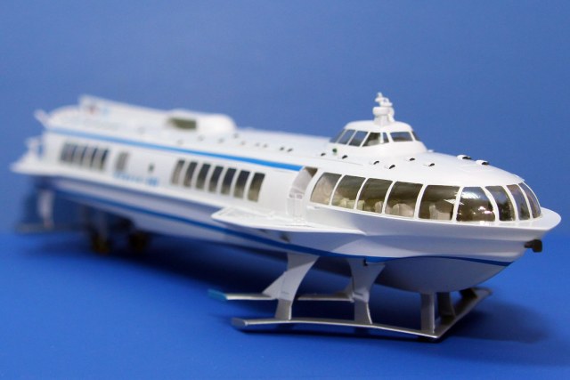 Пассажирский двухвинтовой теплоход на подводных крыльях "МЕТЕОР"