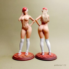 Голая меломанка